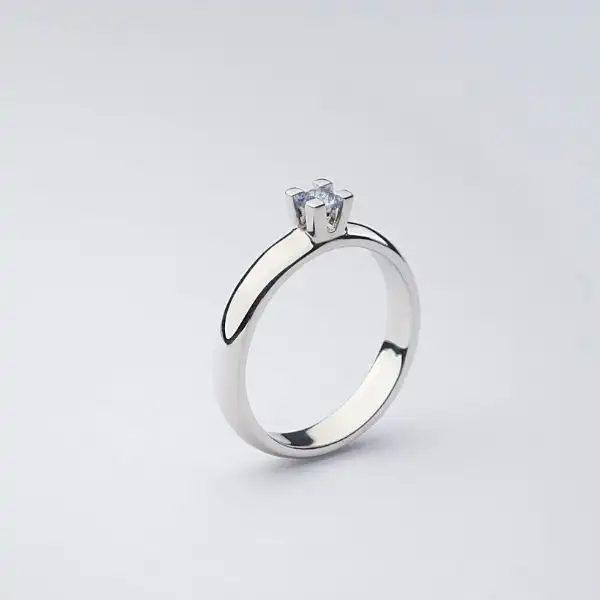 zk11-minimalismus-prsten-zasnubni-zlato-diamant.jpg.webp